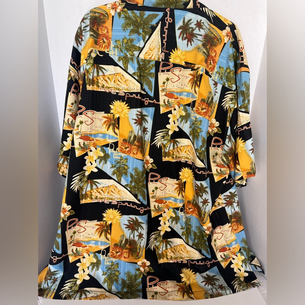 Tommy Bahamas Camp Shirt Men’s 2XL.